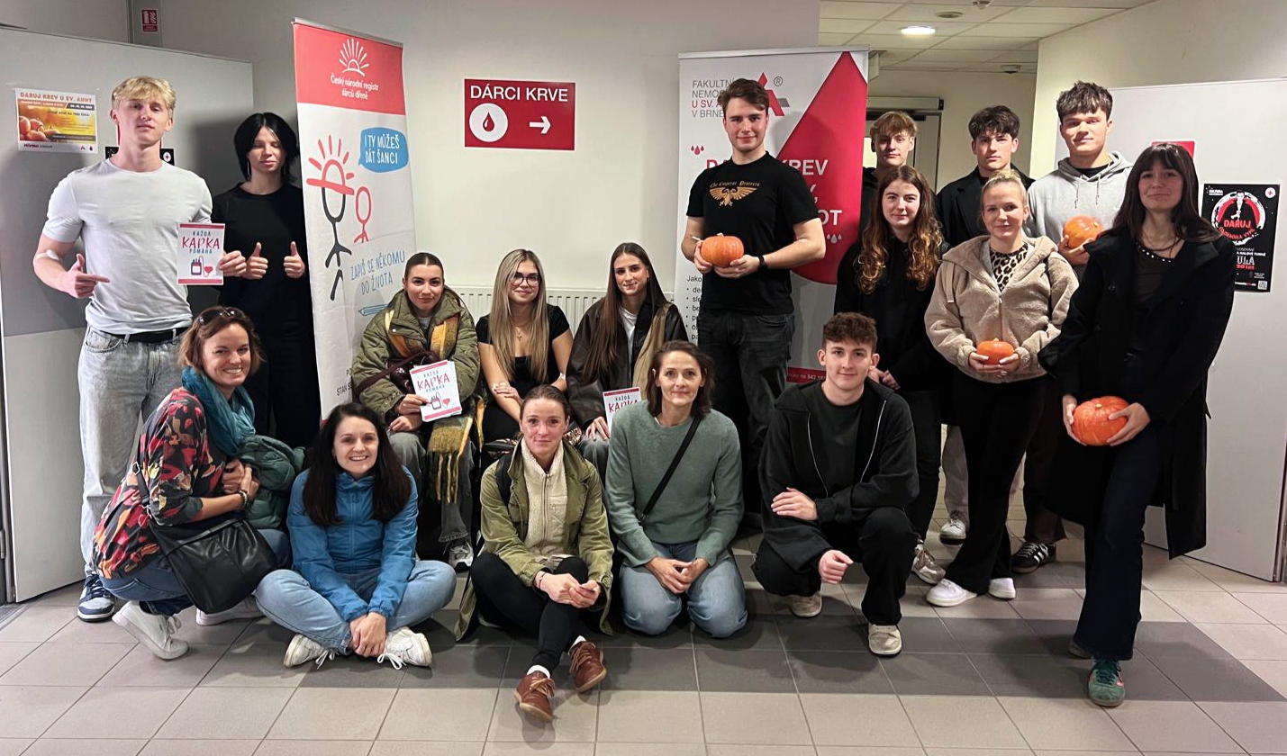 V Česku aktuálně chybí na 70 tisíc dobrovolných dárců krve.